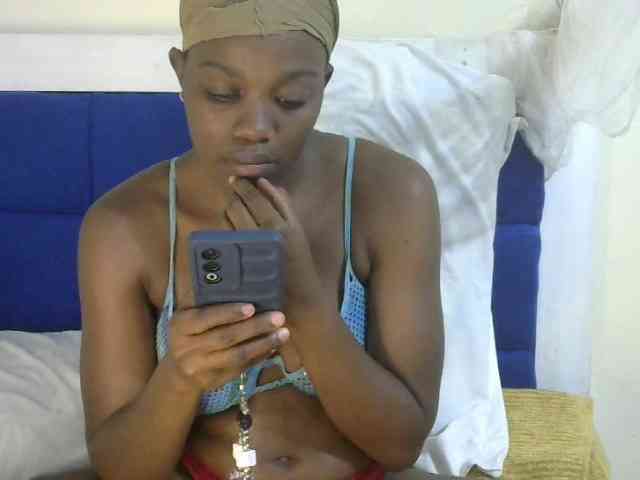 Cuteallianah webcam
