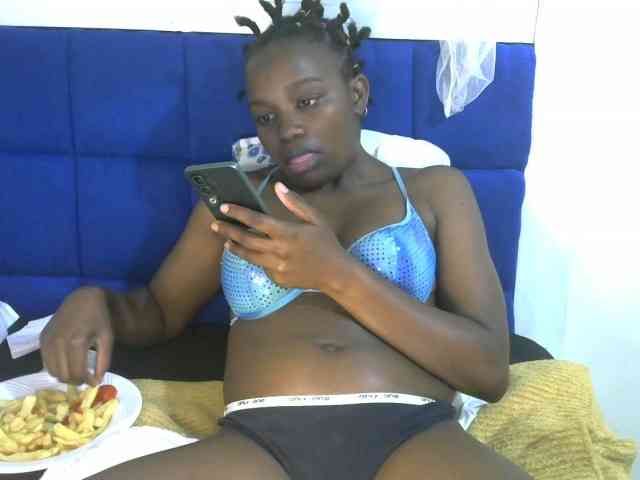 Cuteallianah webcam