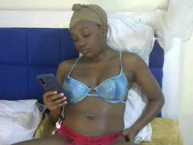 Cuteallianah webcam