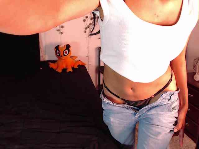 bellastarose webcam