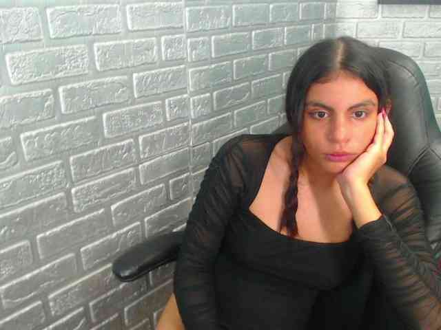 AngelicaSunn webcam