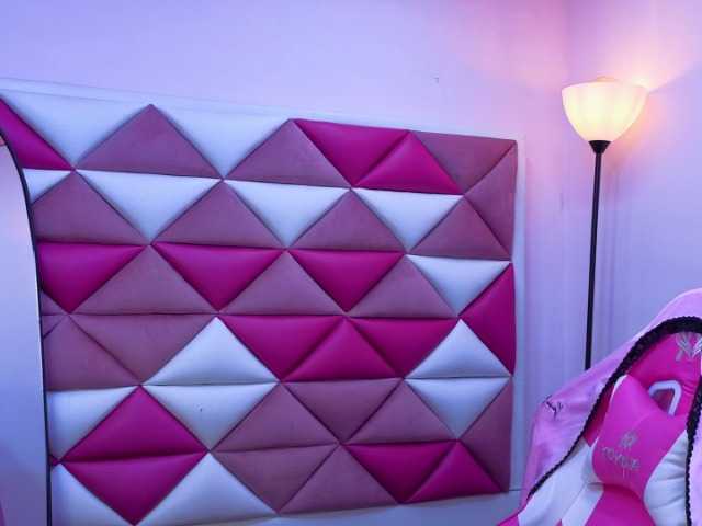 DaniDream's BongaCams show and profile