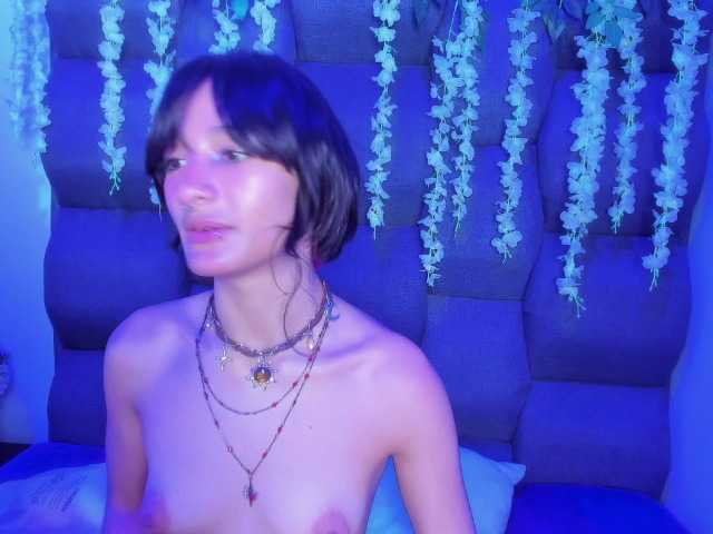 DaniDream's BongaCams show and profile