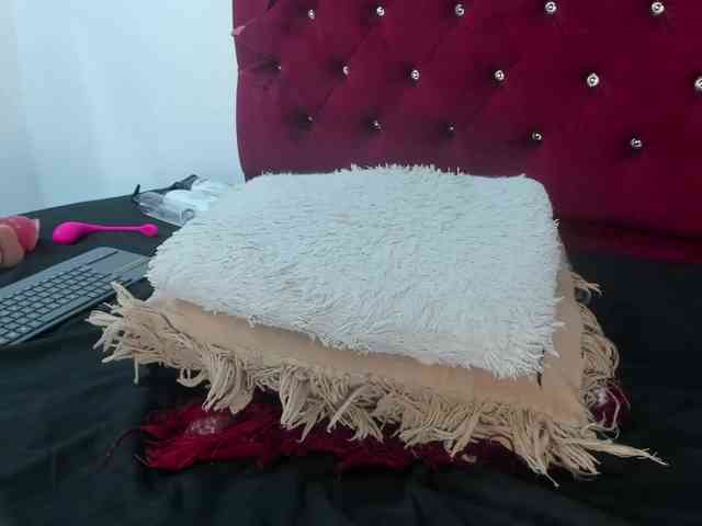 Melody-Megann webcam