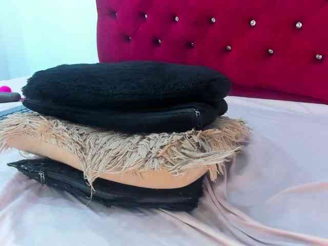 Melody-Megann webcam