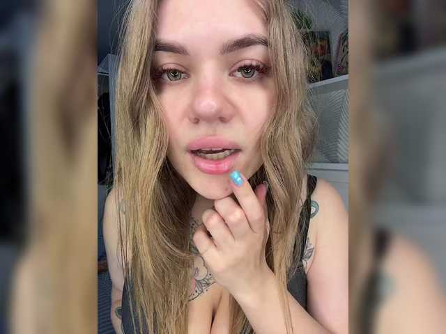 -Tiki-Riki-'s BongaCams show and profile