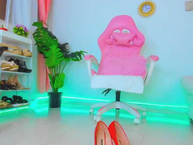 Alexajhonson10's BongaCams show and profile