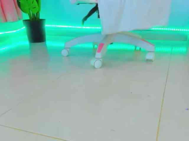 AlexaJhonson10 webcam