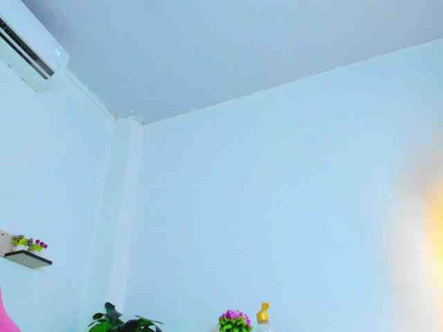 AlexaJhonson10 webcam