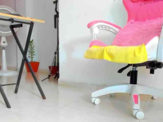 AlexaJhonson10 webcam