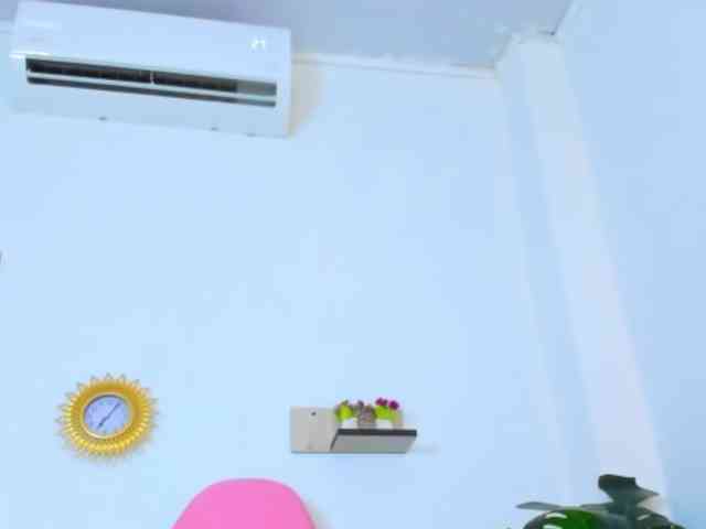 AlexaJhonson10 webcam