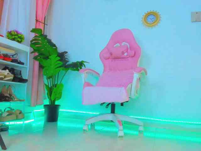 AlexaJhonson10 webcam