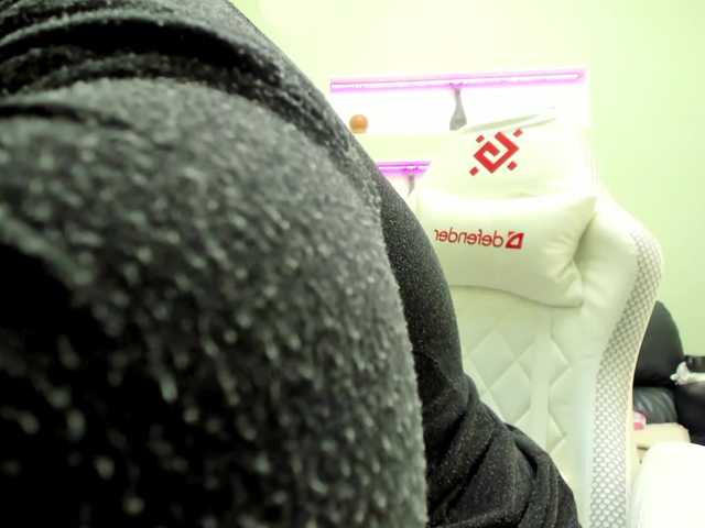 Battymoll's BongaCams show and profile