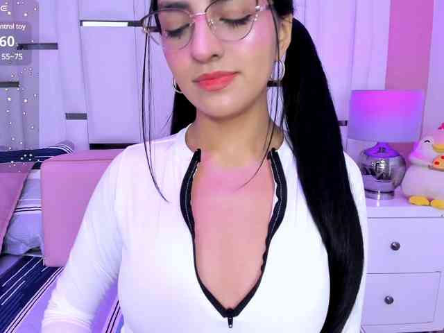 LennaBlair webcam