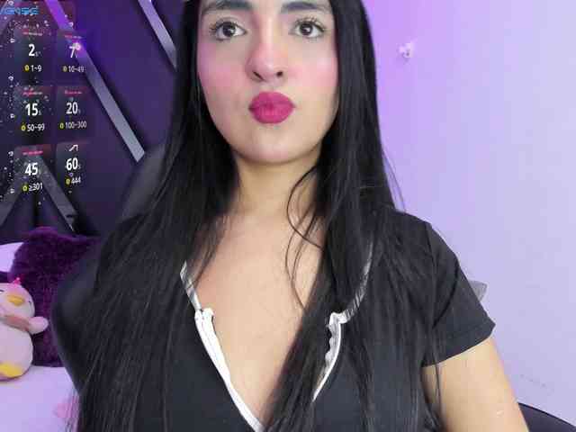 LennaBlair webcam