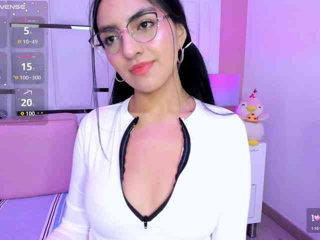 LennaBlair webcam