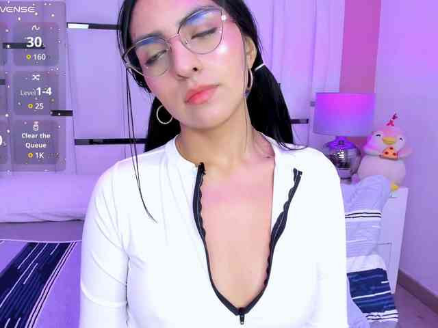 LennaBlair webcam