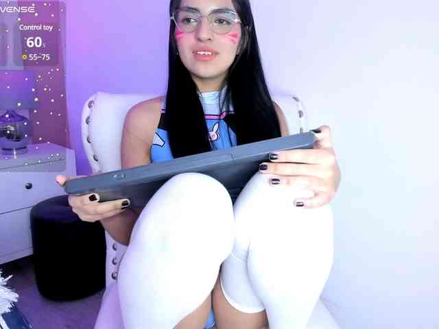 LennaBlair webcam
