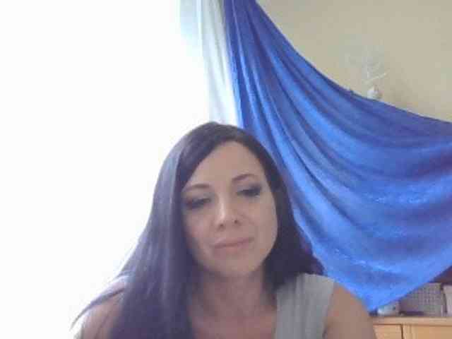 AlikaLorensTalk webcam