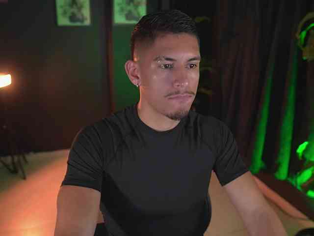 AaronFox Live Webcam on BongaCams