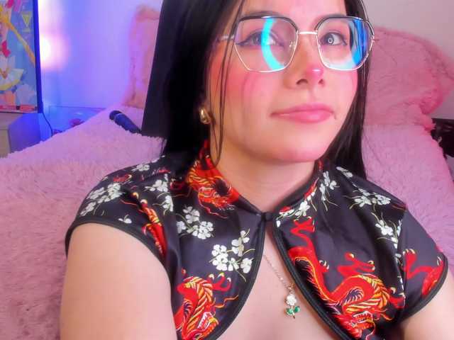 MIA-MORALEZ's BongaCams show and profile