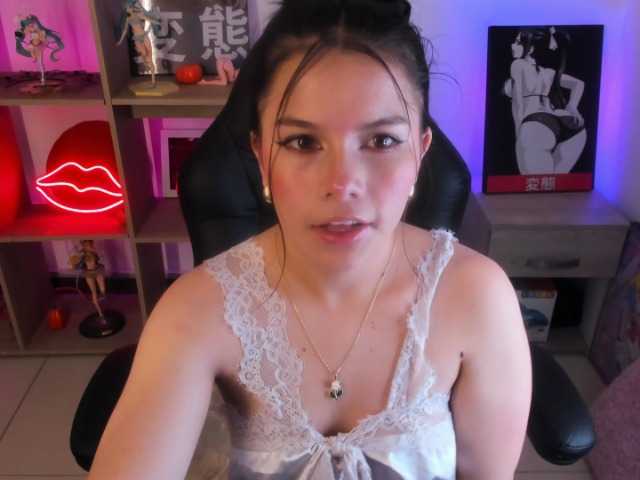 MIA-MORALEZ's BongaCams show and profile