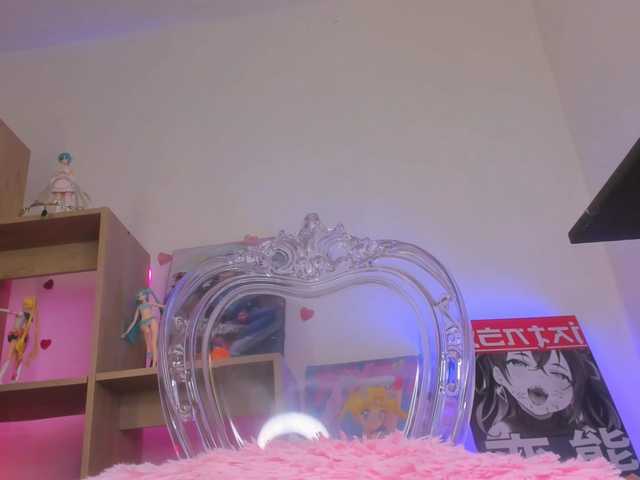 MIA-MORALEZ's BongaCams show and profile