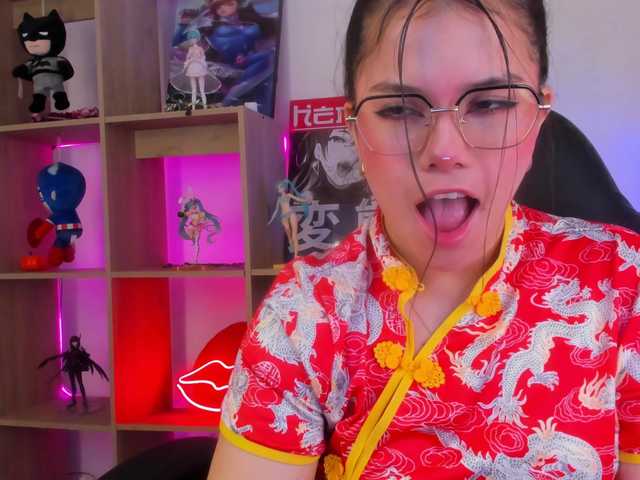 MIA-MORALEZ's BongaCams show and profile