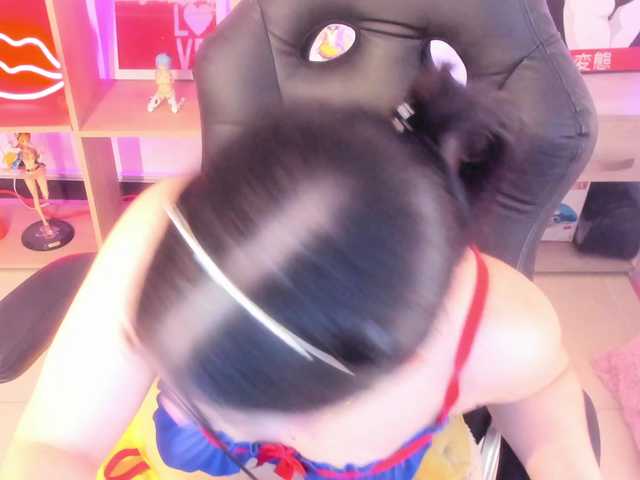 MIA-MORALEZ's BongaCams show and profile