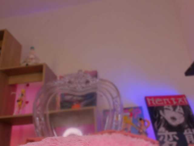 MIA-MORALEZ's BongaCams show and profile