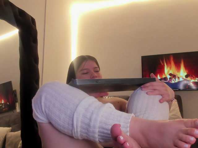 MIA-MORALEZ's BongaCams show and profile