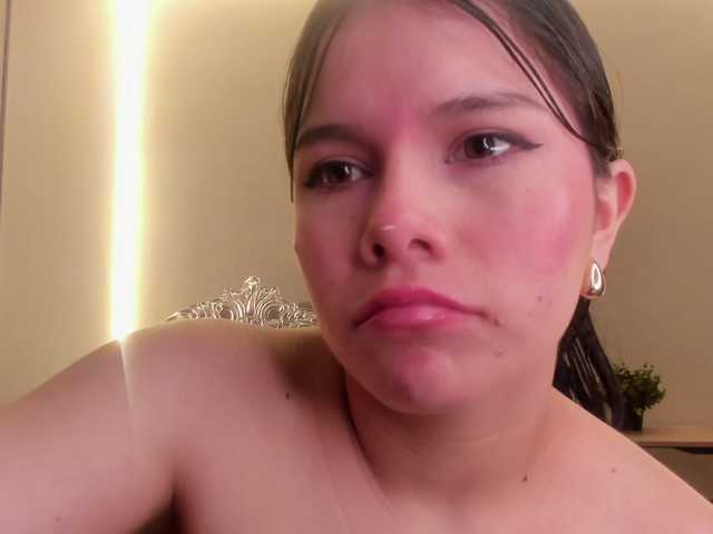 MIA-MORALEZ's BongaCams show and profile