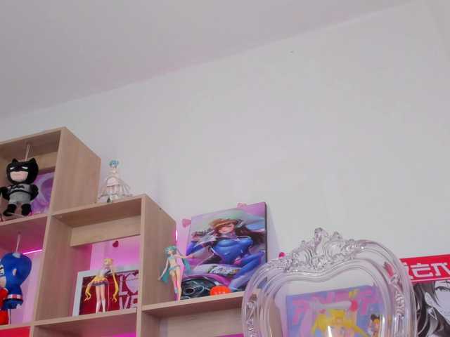 MIA-MORALEZ's BongaCams show and profile