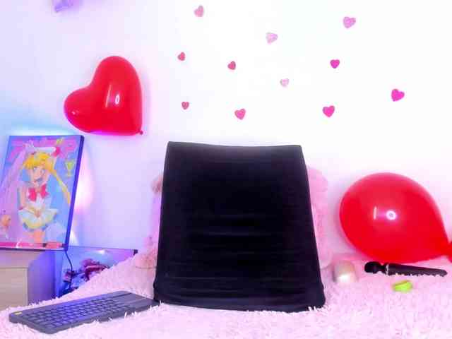 Mia_Moralez webcam