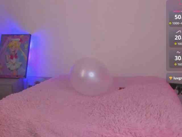 Mia_Moralez webcam