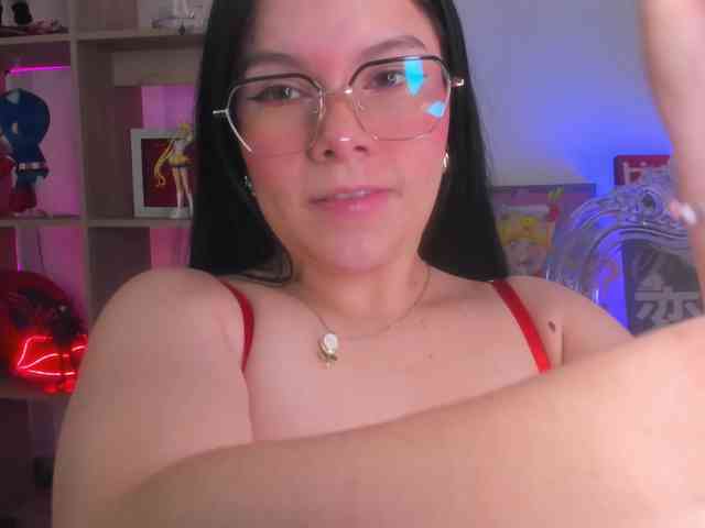 Mia_Moralez webcam