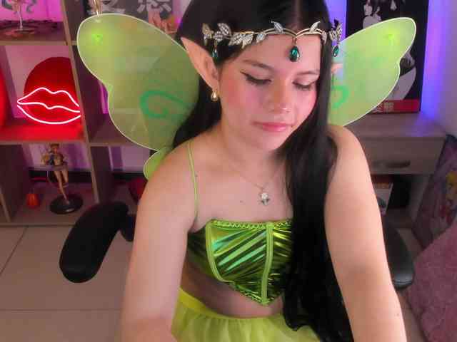 Mia_Moralez webcam