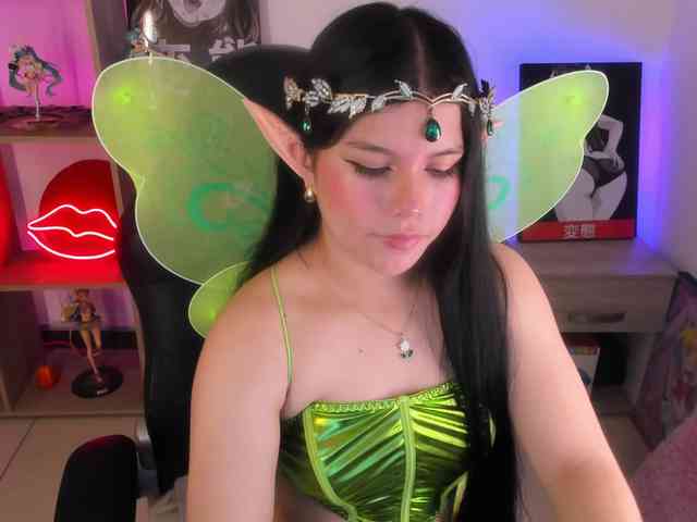 Mia_Moralez webcam