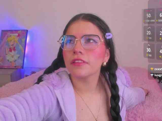 Mia_Moralez webcam