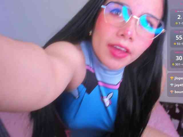 Mia_Moralez webcam