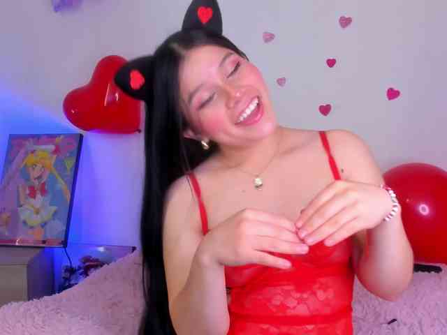 Mia_Moralez webcam