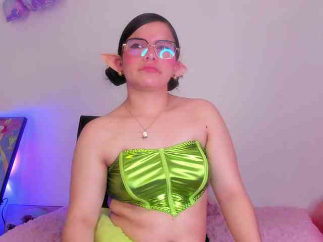 Mia_Moralez webcam