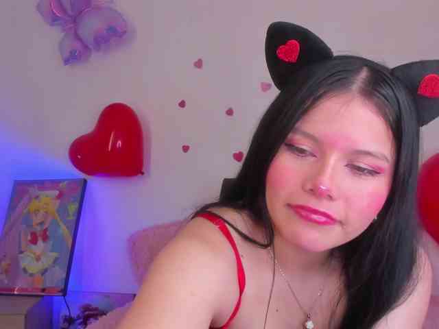Mia_Moralez webcam