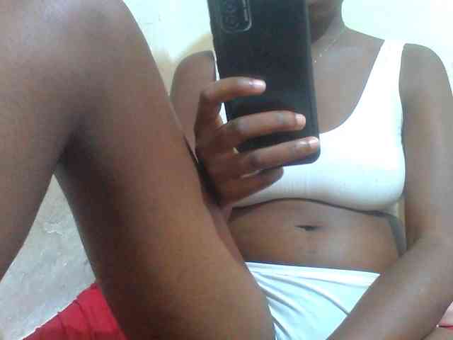 Melodious-Liz webcam