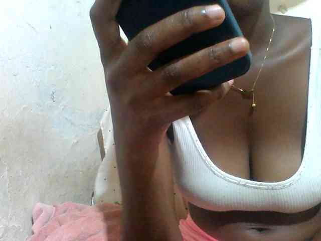 Melodious-Liz webcam