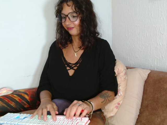 myamillor's BongaCams show and profile