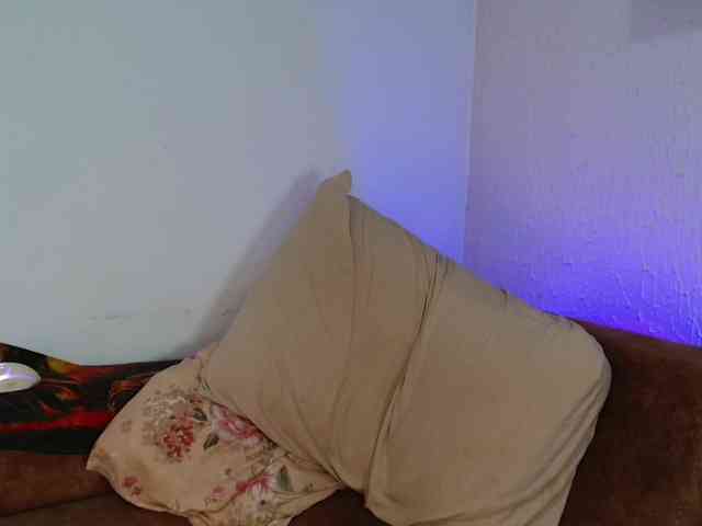 myamillor Live Webcam on BongaCams