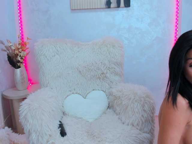 Paris-x-Hilton's BongaCams show and profile