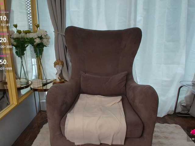 Paris-x-Hilton's BongaCams show and profile