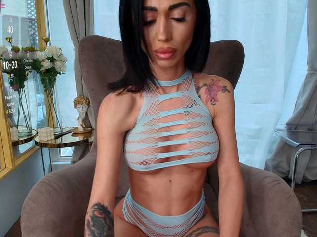 Paris-x-Hilton's BongaCams show and profile